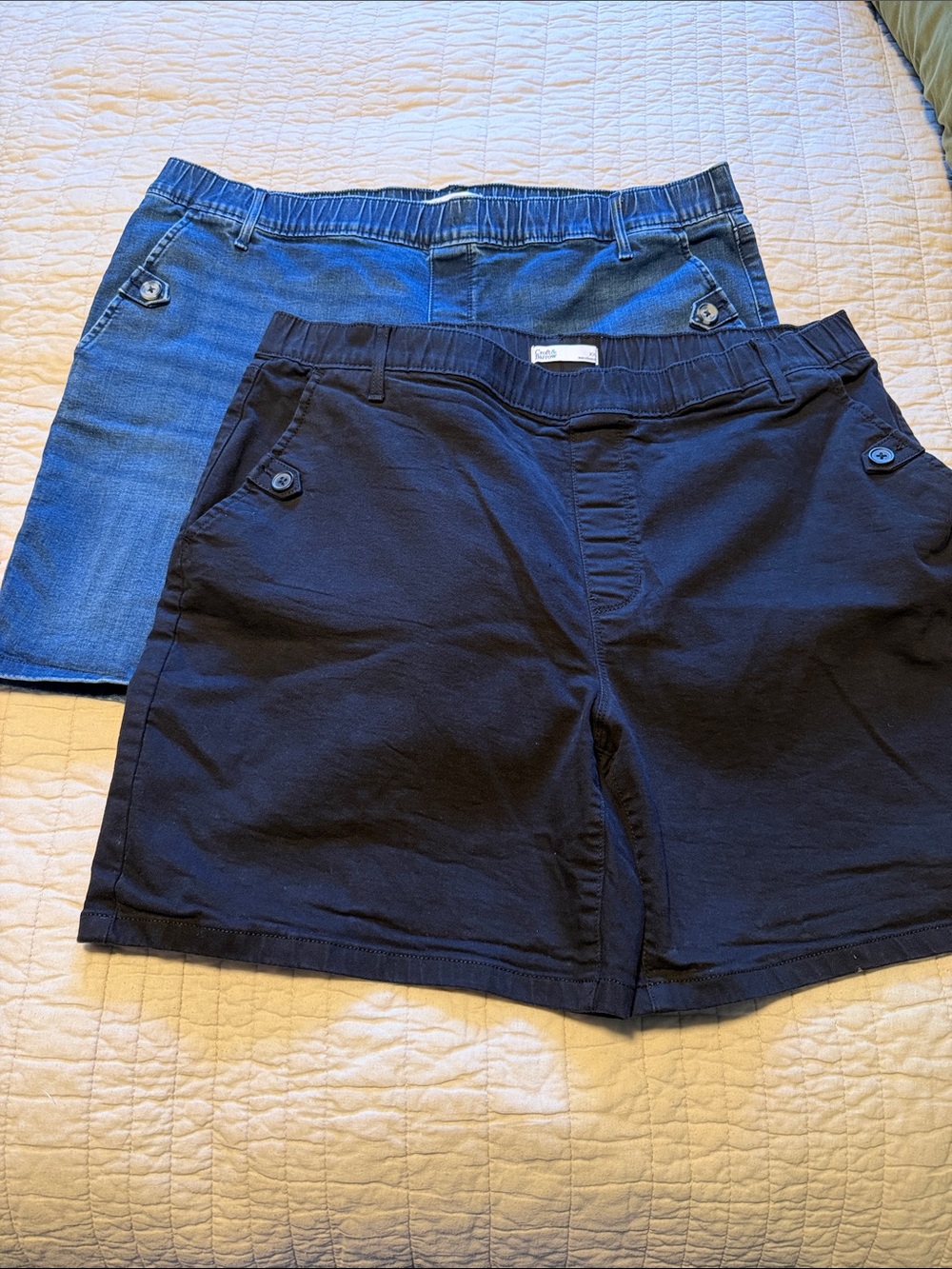 Set of Two Casual Shorts in Black and Denim
